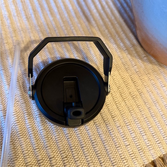 Stanley Matte Black IceFlow 2.0 Flip Straw Tumbler - Picture 12 of 13